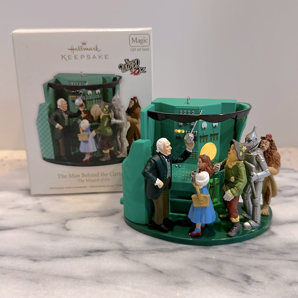 Hallmark Keepsake The Wizard of Oz The Man‎ Behind the Curtain 2012 Ornament